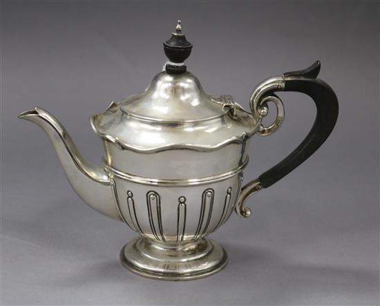 A late Victorian silver bachelors teapot, Sheffield, 1893, gross 8.5 oz.